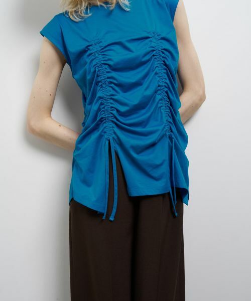 LANVIN en Bleu / ランバン オン ブルー Tシャツ | ドロストギャザーノースリーブカットソー | 詳細14