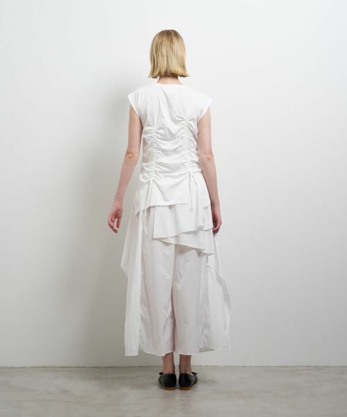 LANVIN en Bleu / ランバン オン ブルー Tシャツ | ドロストギャザーノースリーブカットソー | 詳細17