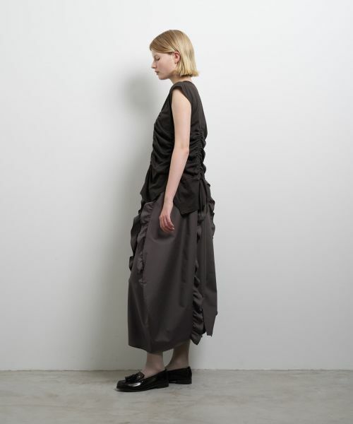 LANVIN en Bleu / ランバン オン ブルー Tシャツ | ドロストギャザーノースリーブカットソー | 詳細2