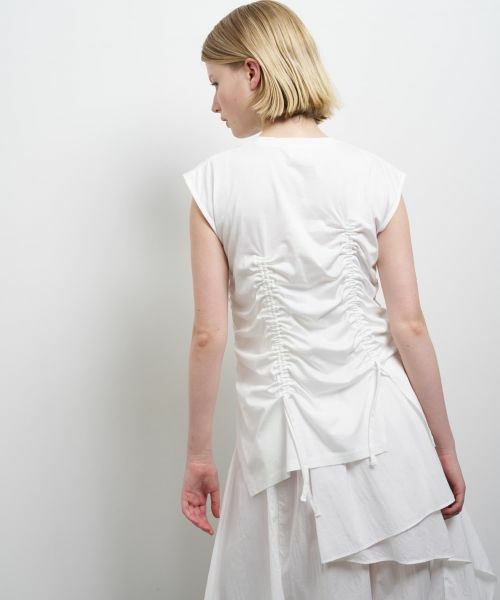 LANVIN en Bleu / ランバン オン ブルー Tシャツ | ドロストギャザーノースリーブカットソー | 詳細20