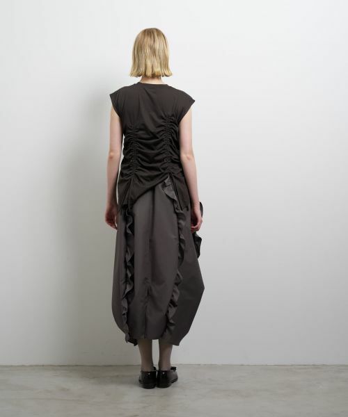 LANVIN en Bleu / ランバン オン ブルー Tシャツ | ドロストギャザーノースリーブカットソー | 詳細3