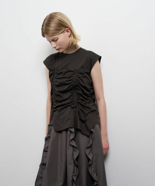 LANVIN en Bleu / ランバン オン ブルー Tシャツ | ドロストギャザーノースリーブカットソー | 詳細4