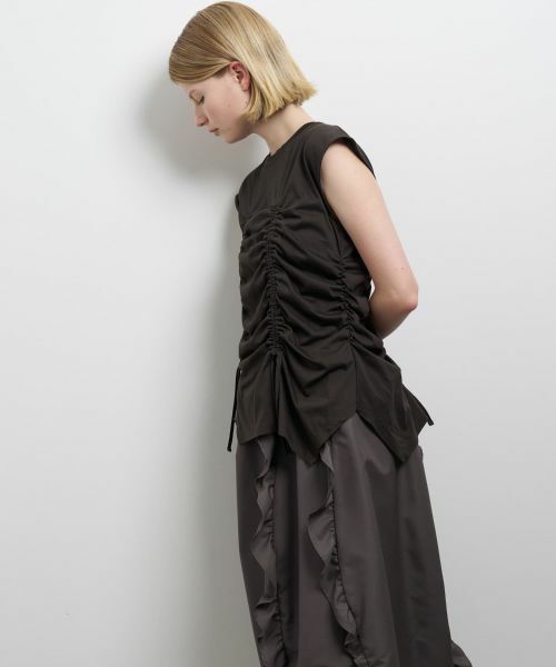 LANVIN en Bleu / ランバン オン ブルー Tシャツ | ドロストギャザーノースリーブカットソー | 詳細5