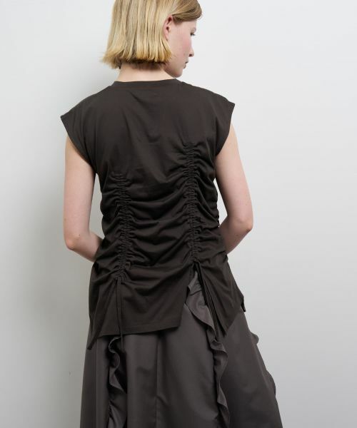 LANVIN en Bleu / ランバン オン ブルー Tシャツ | ドロストギャザーノースリーブカットソー | 詳細6