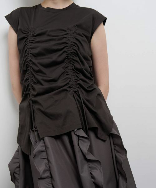 LANVIN en Bleu / ランバン オン ブルー Tシャツ | ドロストギャザーノースリーブカットソー | 詳細7