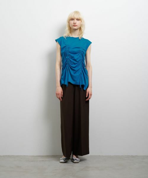 LANVIN en Bleu / ランバン オン ブルー Tシャツ | ドロストギャザーノースリーブカットソー | 詳細8