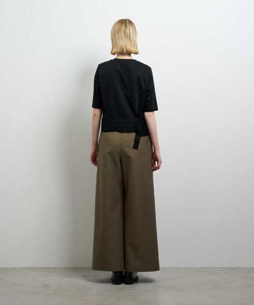 LANVIN en Bleu / ランバン オン ブルー Tシャツ | アシンメテープフリルカットソー | 詳細9