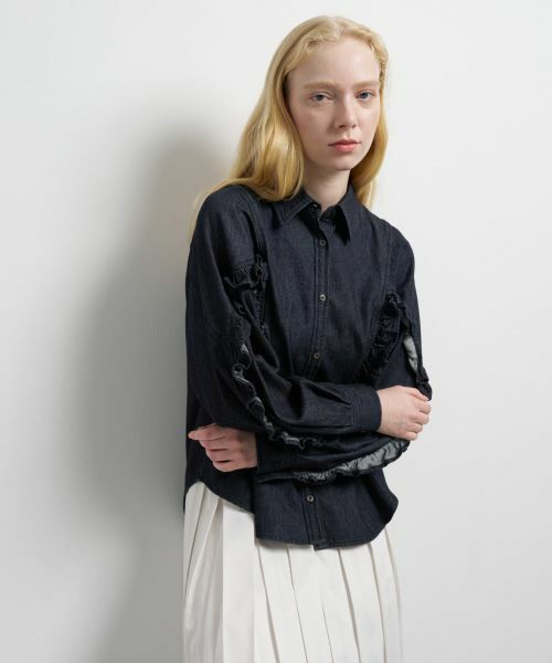 LANVIN en Bleu / ランバン オン ブルー シャツ・ブラウス | ポリエステルウール／デニムフリルブラウス | 詳細11