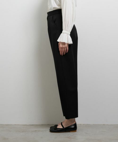 LANVIN en Bleu / ランバン オン ブルー その他パンツ | ポリエステルコクーンテーパードパンツ | 詳細10