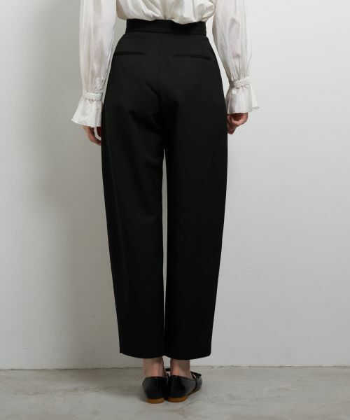 LANVIN en Bleu / ランバン オン ブルー その他パンツ | ポリエステルコクーンテーパードパンツ | 詳細11