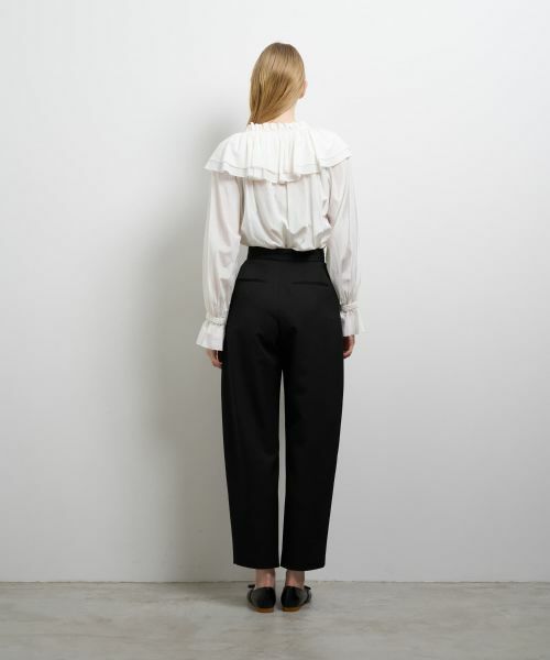 LANVIN en Bleu / ランバン オン ブルー その他パンツ | ポリエステルコクーンテーパードパンツ | 詳細15
