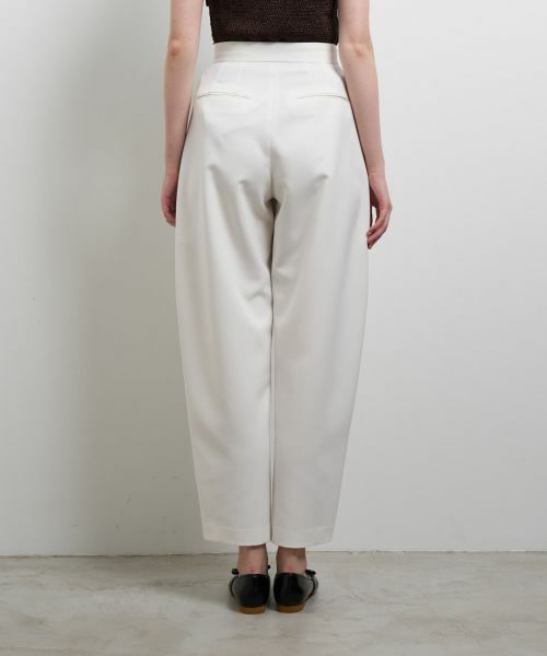 LANVIN en Bleu / ランバン オン ブルー その他パンツ | ポリエステルコクーンテーパードパンツ | 詳細3