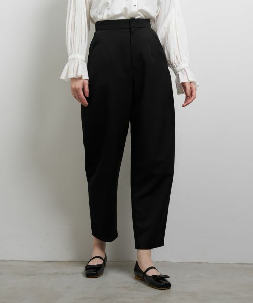 LANVIN en Bleu / ランバン オン ブルー その他パンツ | ポリエステルコクーンテーパードパンツ | 詳細9