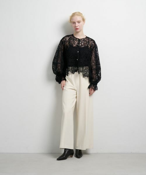 LANVIN en Bleu / ランバン オン ブルー シャツ・ブラウス | ケミカルレースフレアブラウス | 詳細1