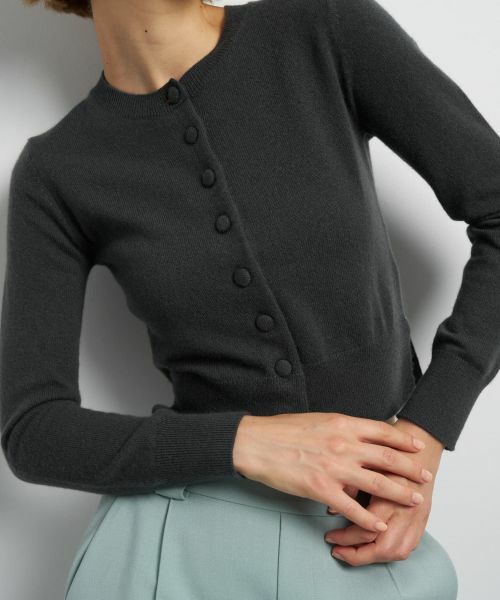 LANVIN en Bleu / ランバン オン ブルー カーディガン・ボレロ | ピュアカシミヤメニーボタンカーディガン | 詳細9
