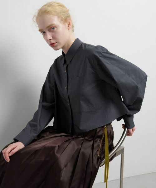 LANVIN en Bleu / ランバン オン ブルー シャツ・ブラウス | クロップドフレアシャツ | 詳細25