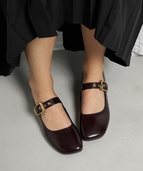 LANVIN en Bleu / ランバン オン ブルー その他小物 | バックルベルトパンプス（ブラウン）