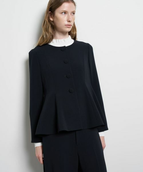 LANVIN en Bleu / ランバン オン ブルー テーラードジャケット | トリアセテートペプラムジャケット（ネイビー）