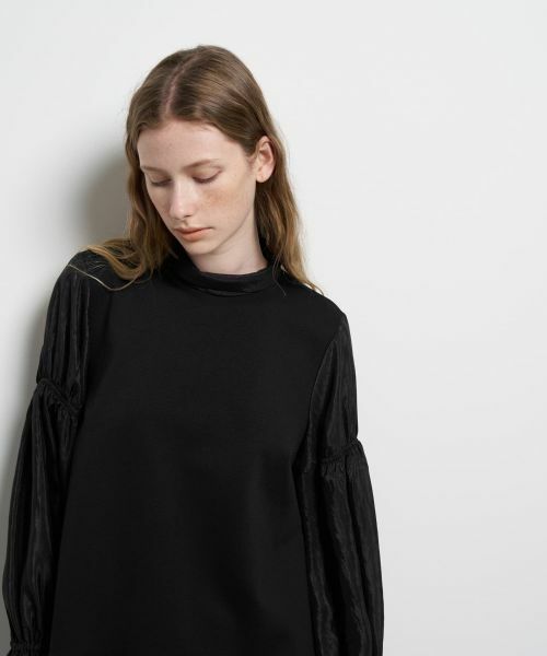 LANVIN en Bleu / ランバン オン ブルー Tシャツ | ギャザースリーブコンビカットソー | 詳細16