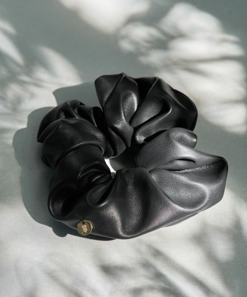 LANVIN en Bleu / ランバン オン ブルー その他小物 | フェイクレザーボリュームシュシュ（ブラック）