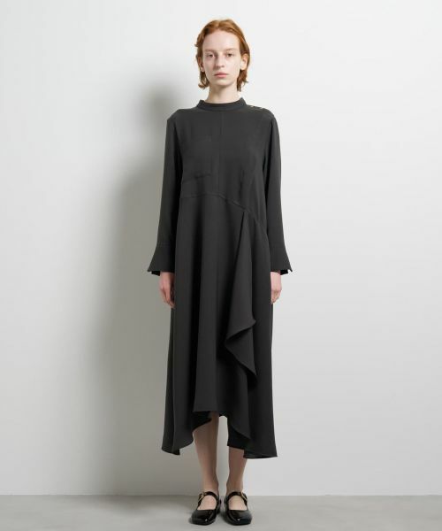 LANVIN en Bleu / ランバン オン ブルー シャツ・ブラウス | シルキーツイルドレープシャツワンピース（グレー）