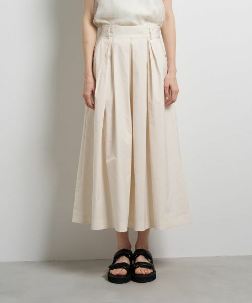 LANVIN en Bleu / ランバン オン ブルー ロング・マキシ丈スカート | タフタタックフレアスカート（オフホワイト）