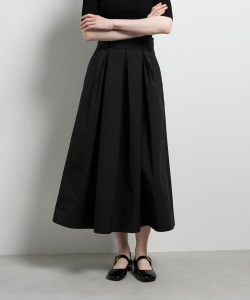 LANVIN en Bleu / ランバン オン ブルー ロング・マキシ丈スカート | タフタタックフレアスカート（ブラック）