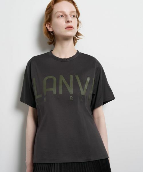 LANVIN en Bleu / ランバン オン ブルー Tシャツ | “LANVIN EN BLEU” ロゴTシャツ（チャコールグレー）
