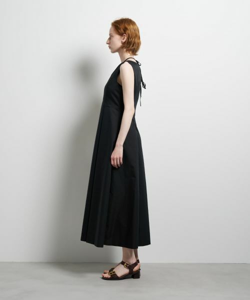 LANVIN en Bleu / ランバン オン ブルー ドレス | 撥水タフタノースリーブワンピース | 詳細10