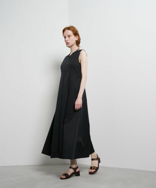 LANVIN en Bleu / ランバン オン ブルー ドレス | 撥水タフタノースリーブワンピース | 詳細12