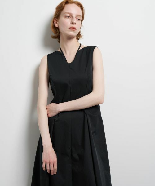 LANVIN en Bleu / ランバン オン ブルー ドレス | 撥水タフタノースリーブワンピース | 詳細13