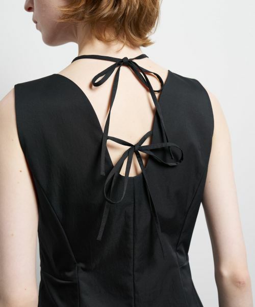 LANVIN en Bleu / ランバン オン ブルー ドレス | 撥水タフタノースリーブワンピース | 詳細15