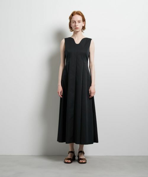 LANVIN en Bleu / ランバン オン ブルー ドレス | 撥水タフタノースリーブワンピース | 詳細23