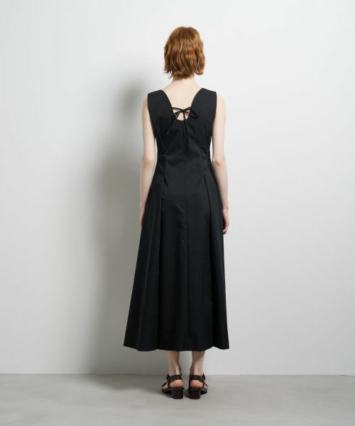 LANVIN en Bleu / ランバン オン ブルー ドレス | 撥水タフタノースリーブワンピース | 詳細24