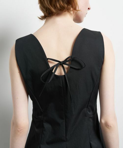 LANVIN en Bleu / ランバン オン ブルー ドレス | 撥水タフタノースリーブワンピース | 詳細26