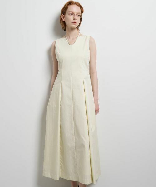 LANVIN en Bleu / ランバン オン ブルー ドレス | 撥水タフタノースリーブワンピース（ライトグリーン）