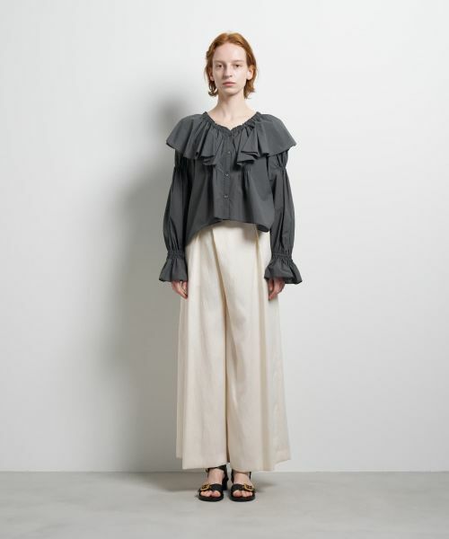 LANVIN en Bleu / ランバン オン ブルー シャツ・ブラウス | ギャザーフリルブラウス | 詳細1