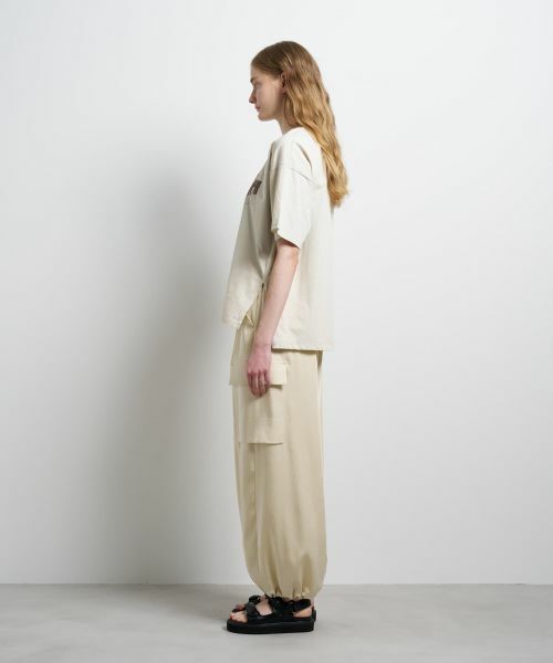 LANVIN en Bleu / ランバン オン ブルー Tシャツ | “Summer paradise”ロゴプリントTシャツ | 詳細10