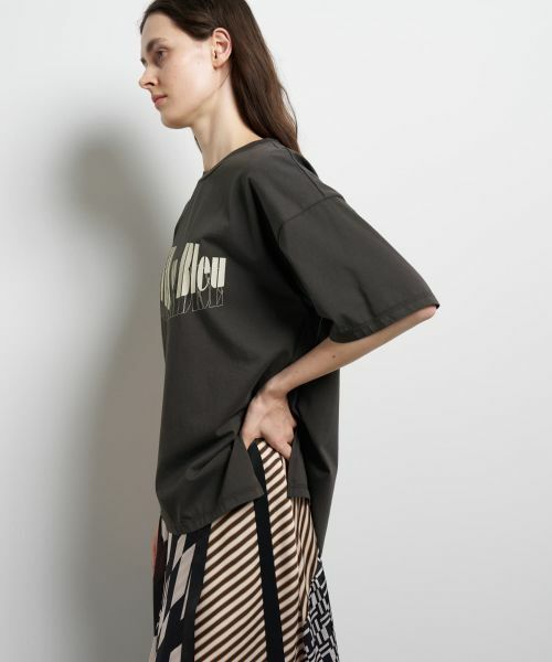 LANVIN en Bleu / ランバン オン ブルー Tシャツ | “Summer paradise”ロゴプリントTシャツ | 詳細19