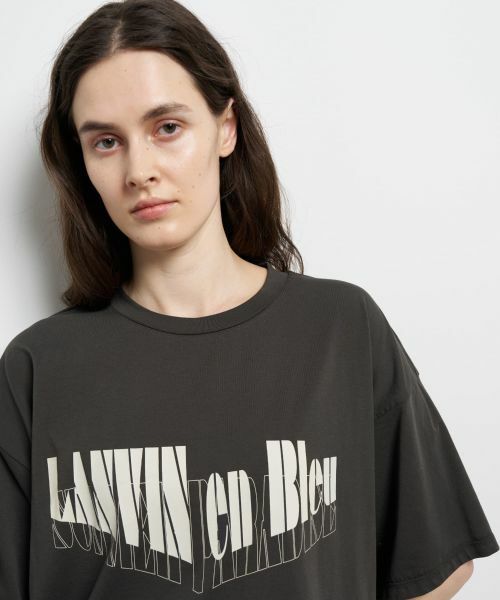 LANVIN en Bleu / ランバン オン ブルー Tシャツ | “Summer paradise”ロゴプリントTシャツ | 詳細22