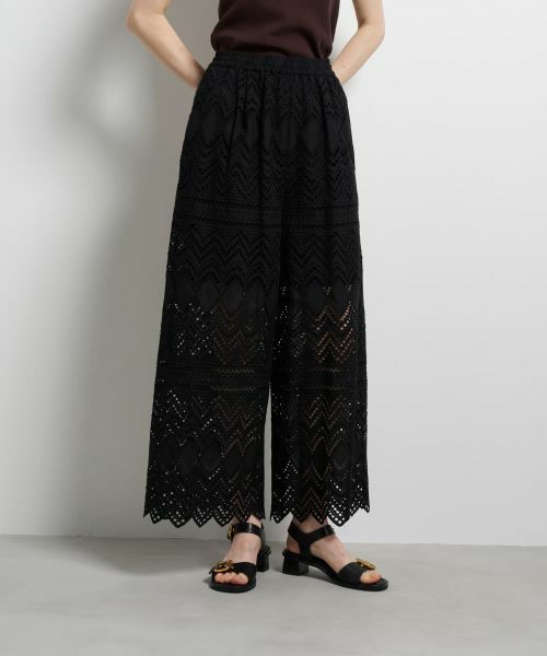 LANVIN en Bleu / ランバン オン ブルー その他パンツ | エンブロイダリーコットンレースパンツ（ブラック）