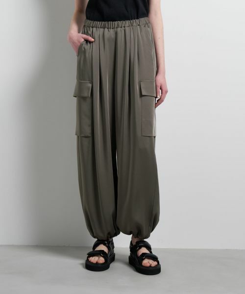 LANVIN en Bleu / ランバン オン ブルー その他パンツ | ヴィンテージサテンカーゴパンツ（チャコールグレー）