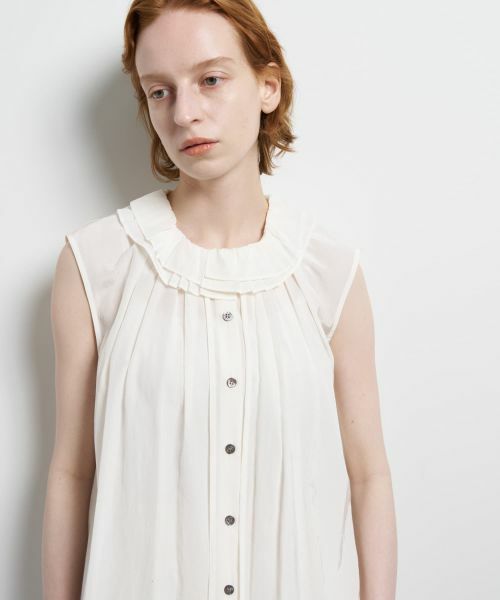 LANVIN en Bleu / ランバン オン ブルー シャツ・ブラウス | トリアセローンノースリフリルブラウス（オフホワイト）