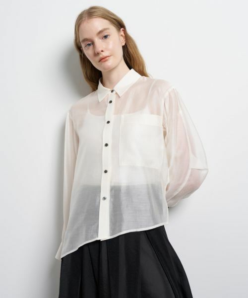 LANVIN en Bleu / ランバン オン ブルー シャツ・ブラウス | セミシアーフレアシャツ（オフホワイト）