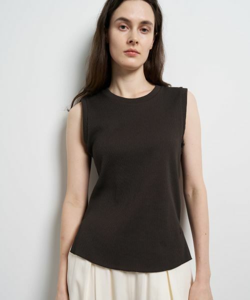 LANVIN en Bleu / ランバン オン ブルー Tシャツ | テレコタンクトップ（ブラウン）