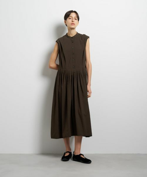 LANVIN en Bleu / ランバン オン ブルー ドレス | ナイロンタッサータックワンピース | 詳細1