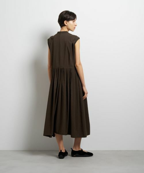 LANVIN en Bleu / ランバン オン ブルー ドレス | ナイロンタッサータックワンピース | 詳細3