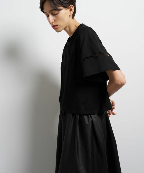 LANVIN en Bleu / ランバン オン ブルー Tシャツ | ロゴレーステープカットソー | 詳細5