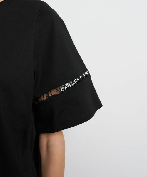 LANVIN en Bleu / ランバン オン ブルー Tシャツ | ロゴレーステープカットソー | 詳細9