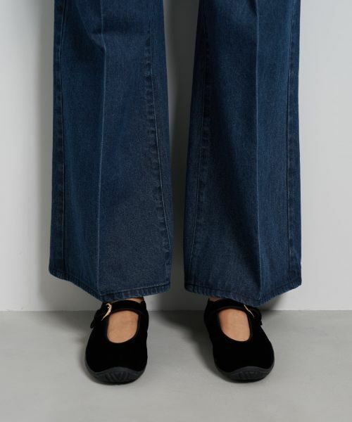 LANVIN en Bleu / ランバン オン ブルー その他パンツ | センタープレスフレアデニム | 詳細10